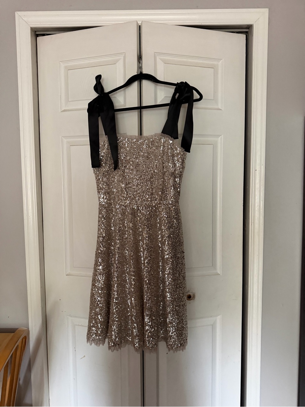 Sequin Tie-Strap Cocktail Dress in Champagne Gal Meets Glam Size 6